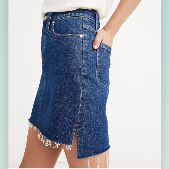 Madewell Stretch Step Hem Straight Frayed Denim Mini Skirt - 29 - Picture 3 of 16